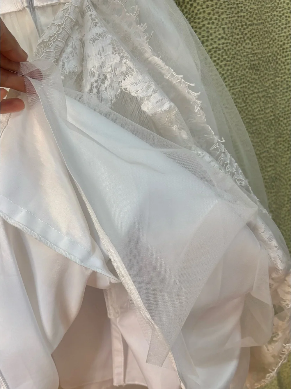 Elegant White Lace & Tulle Girls' Formal Dress